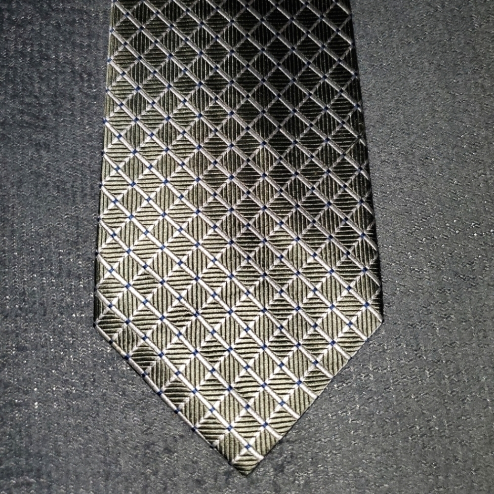 Silver/green Crisscross Pattern Tie New